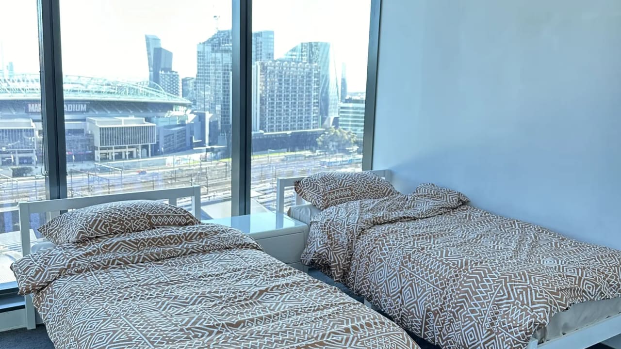 Furnished room with ensuite in a flatshare