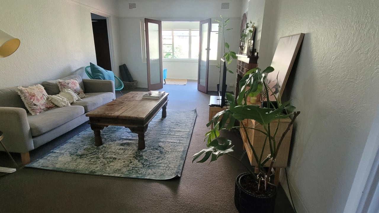 Furnished room in a flatshare