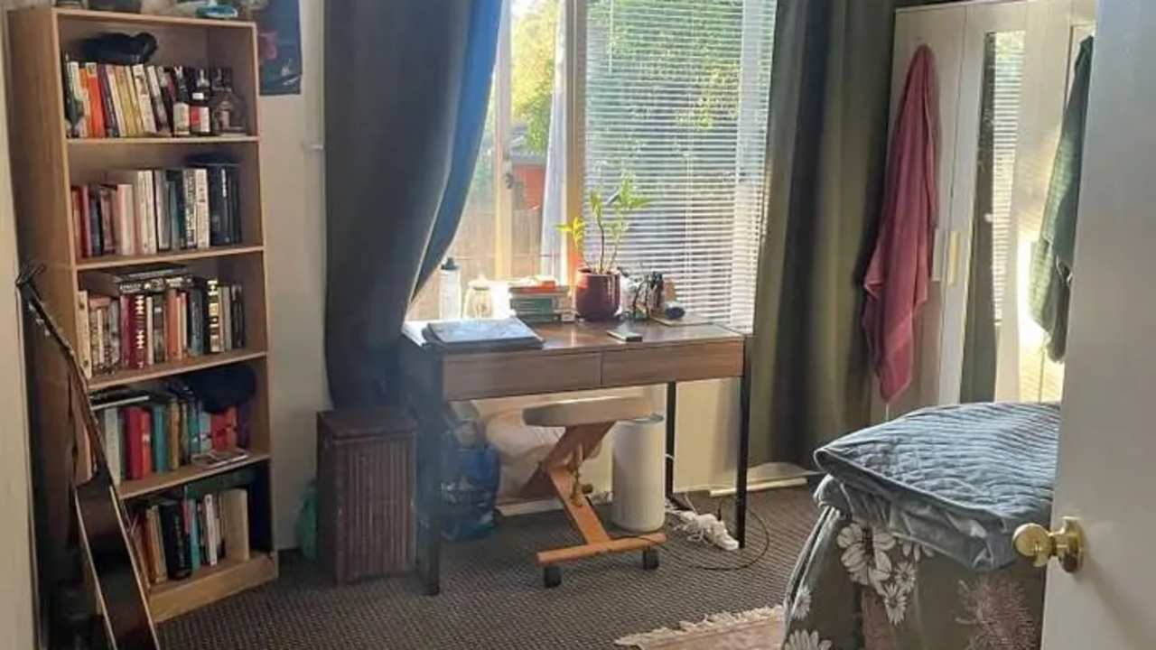 Room in a share house