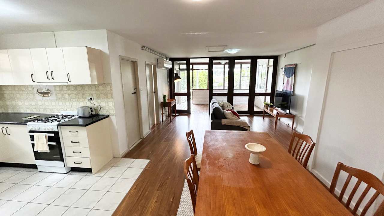 Room in a share house