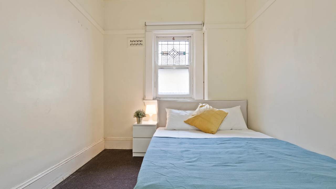 Furnished room in a share house