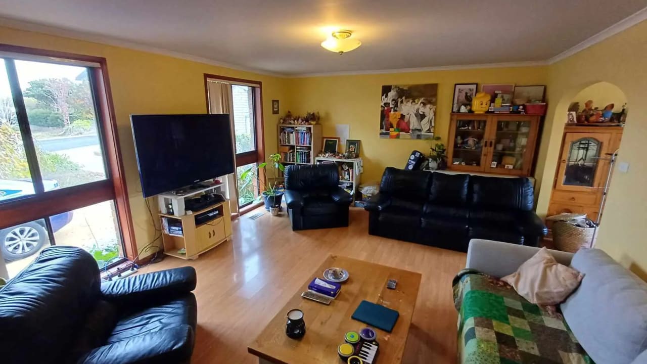 Unfurnished room in a share house