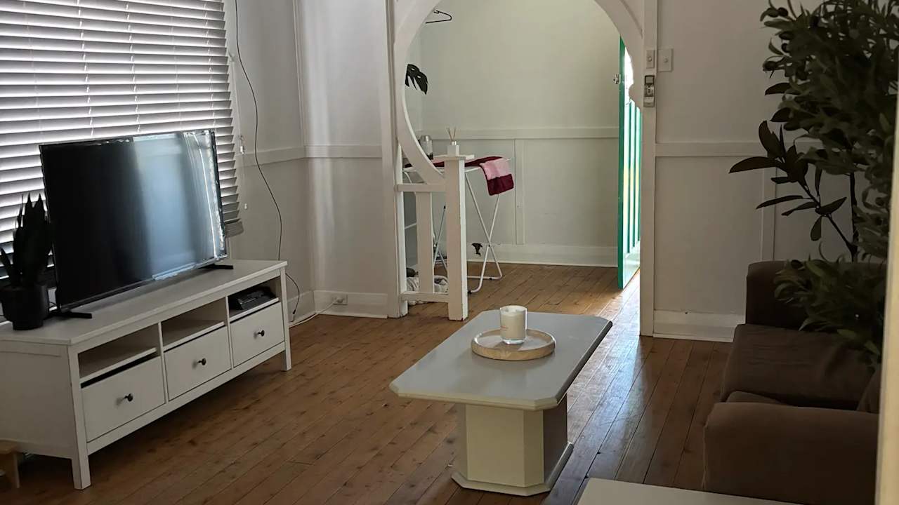 Room in a share house