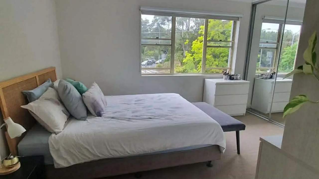 Unfurnished room with ensuite in a flatshare