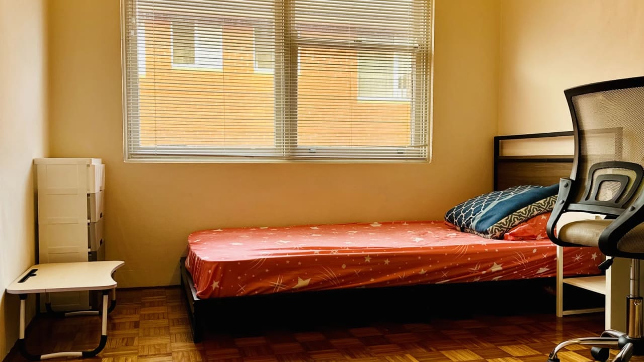 Furnished room in a flatshare