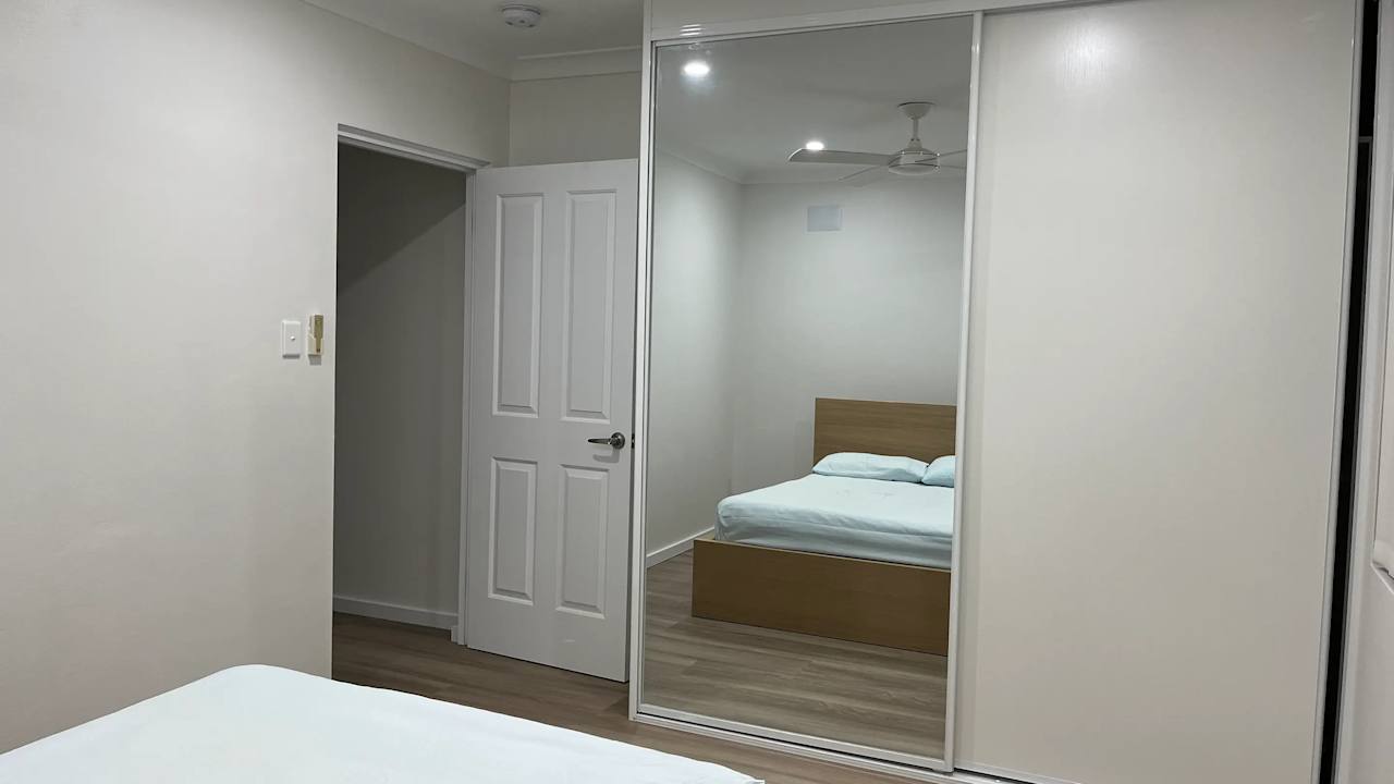Furnished room in a flatshare