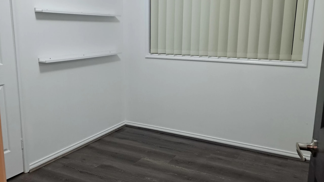 Room in a share house