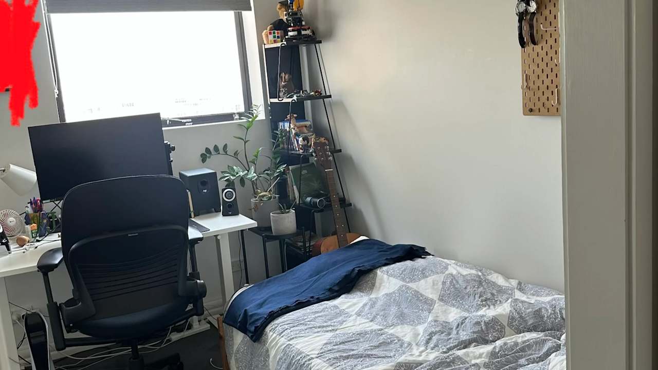 Furnished room in a flatshare