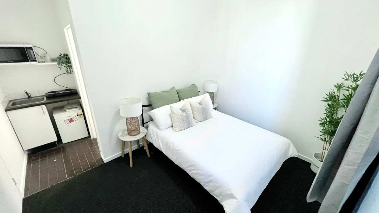 Room studio flat for rent