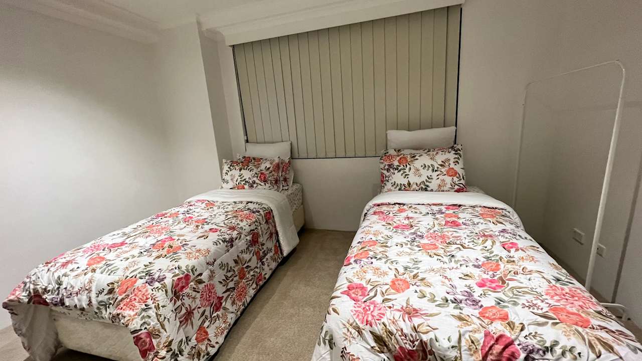 Furnished room with ensuite in a flatshare
