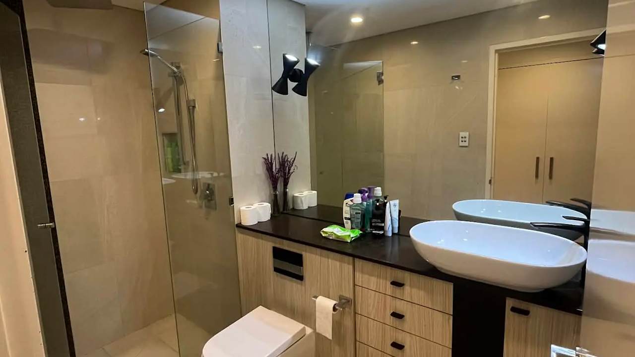 Furnished room in a flatshare