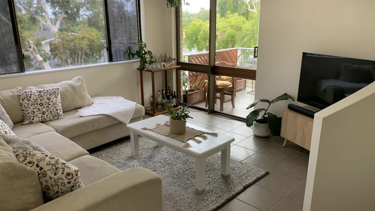 Unfurnished room in a flatshare