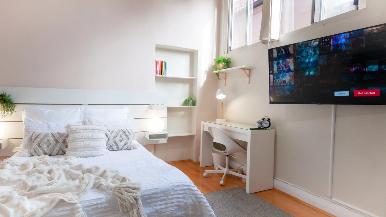 Furnished room studio flat for rent