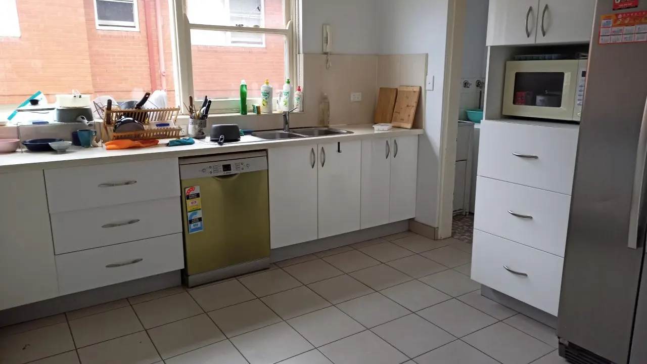 Furnished room in a flatshare