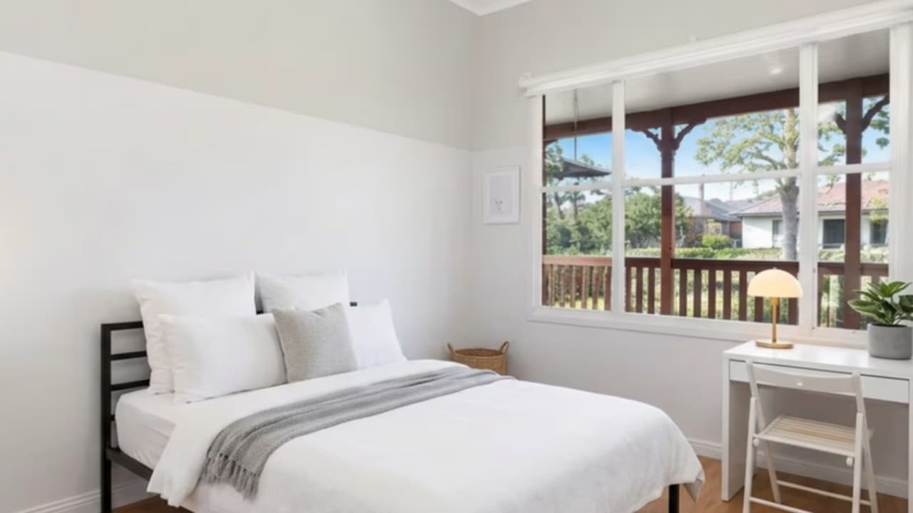 Furnished room in a share house