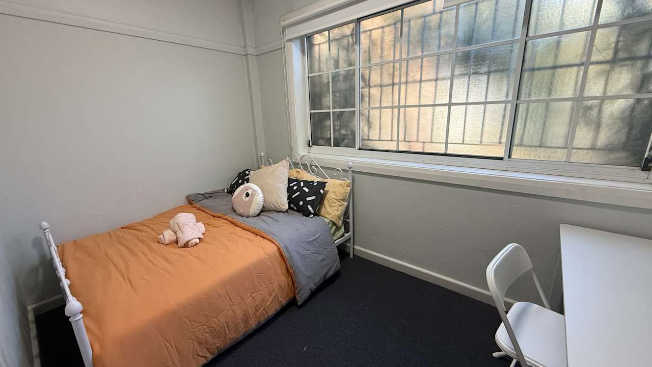 Whole property with 3 rooms for rent