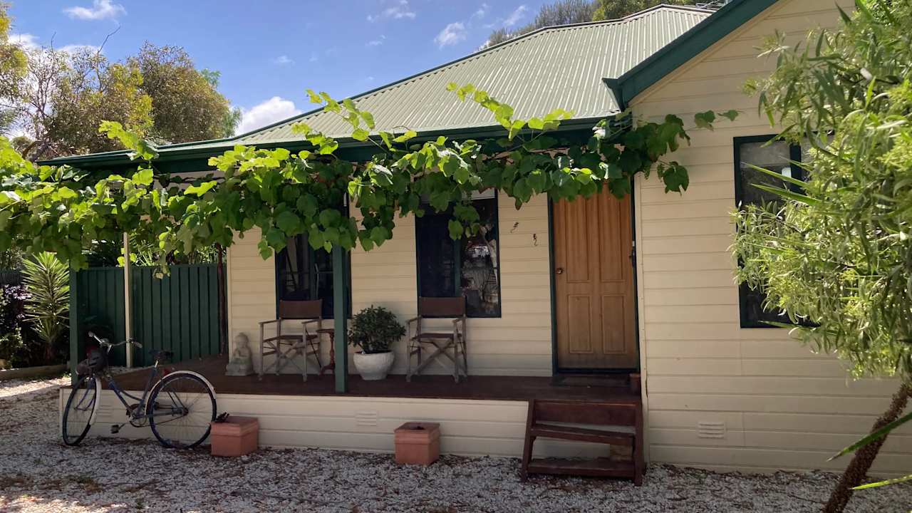 Room in a share house