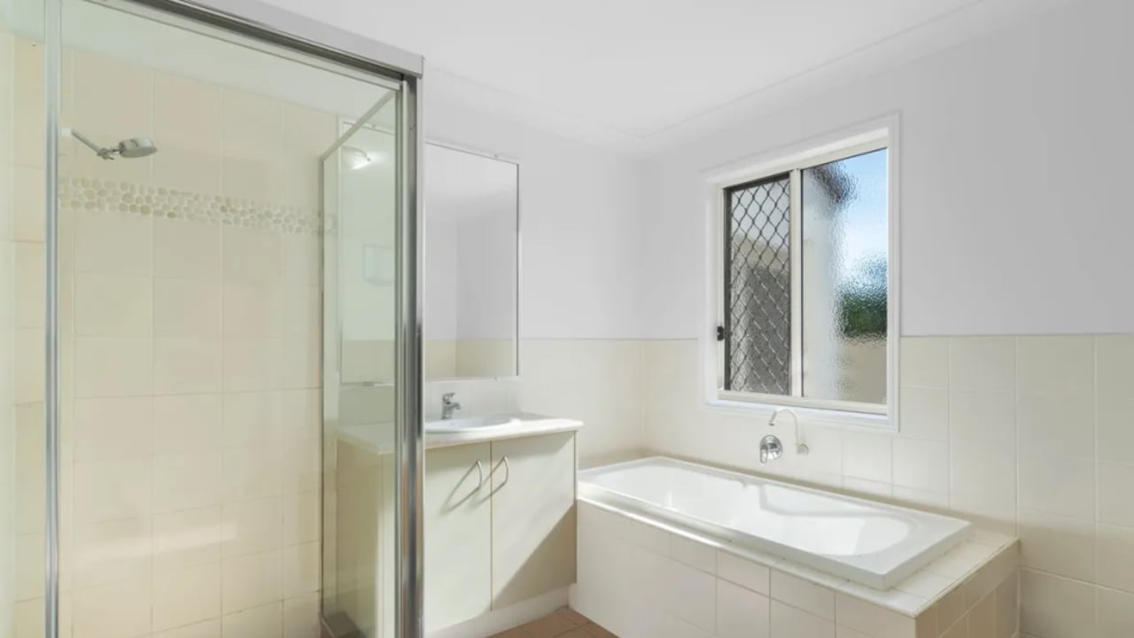 Unfurnished room in a share house