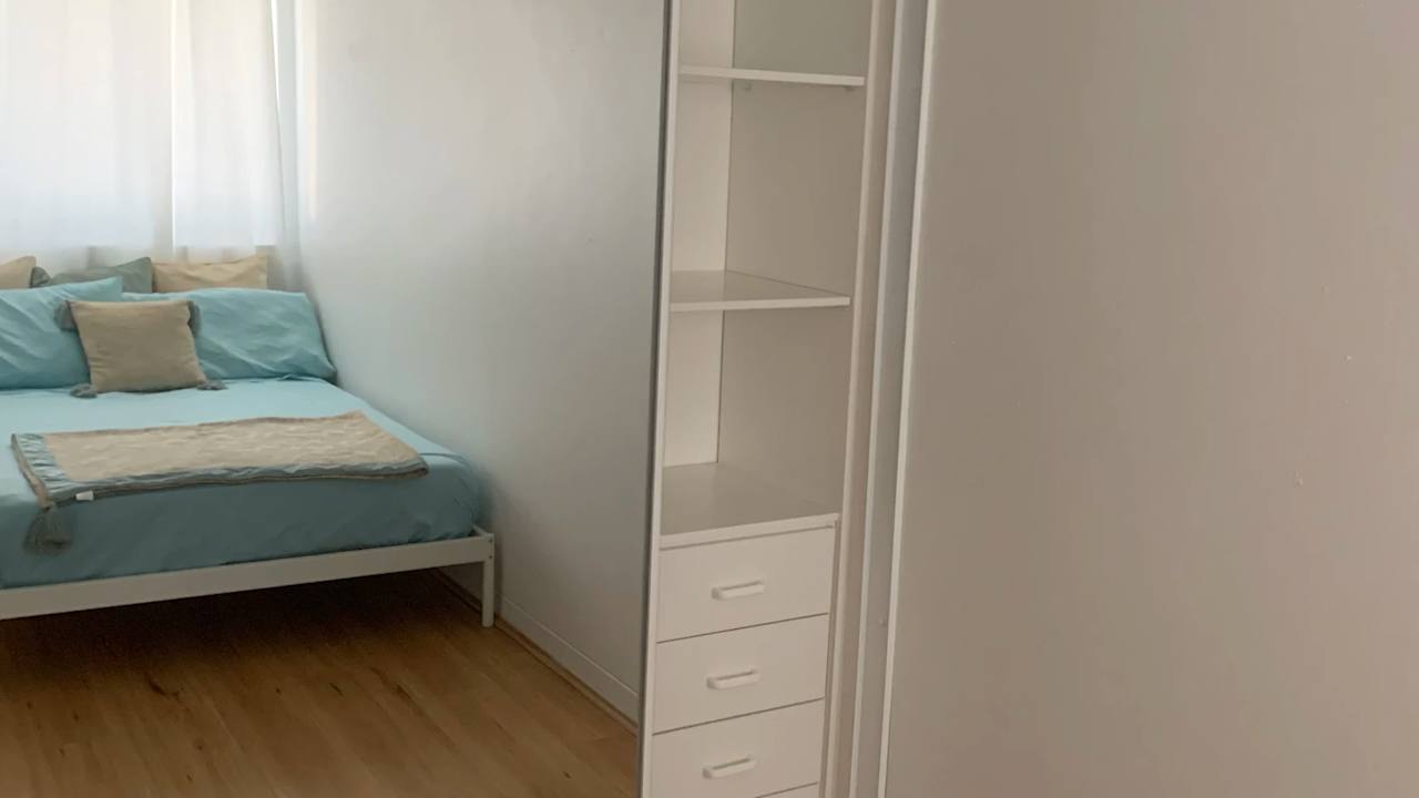 Furnished room in a flatshare