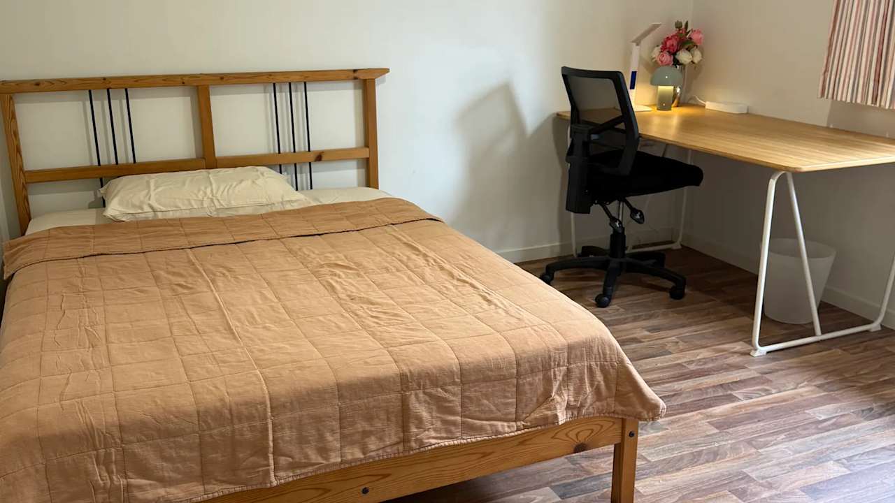 Furnished room in a share house