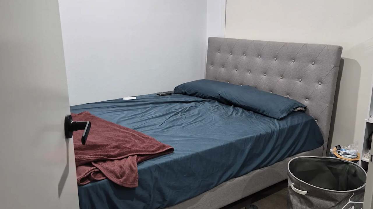 Furnished room in a share house