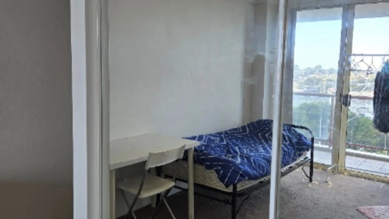 Furnished room in a flatshare