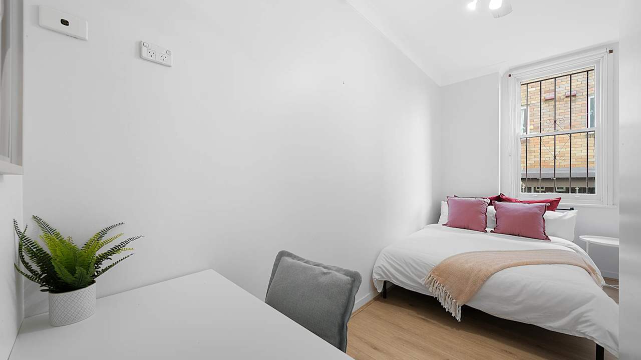 Room in a share house