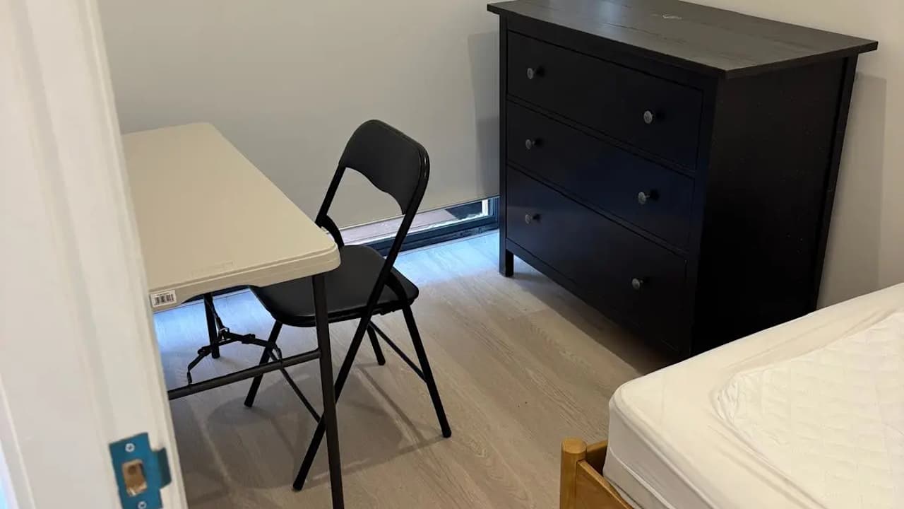 Furnished room in a share house