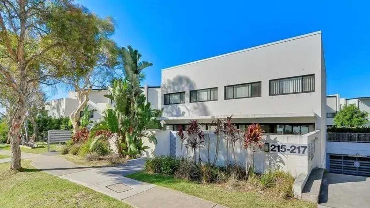 Furnished room with ensuite in a flatshare