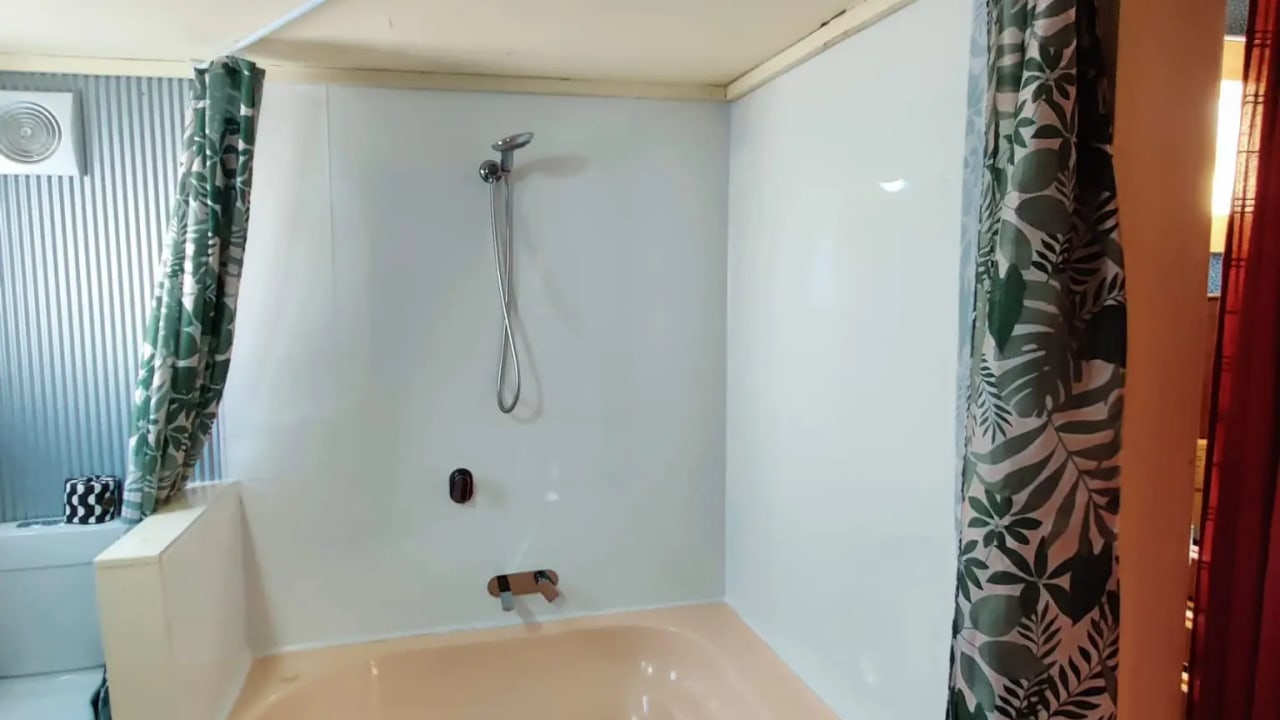 Room with ensuite in a share house