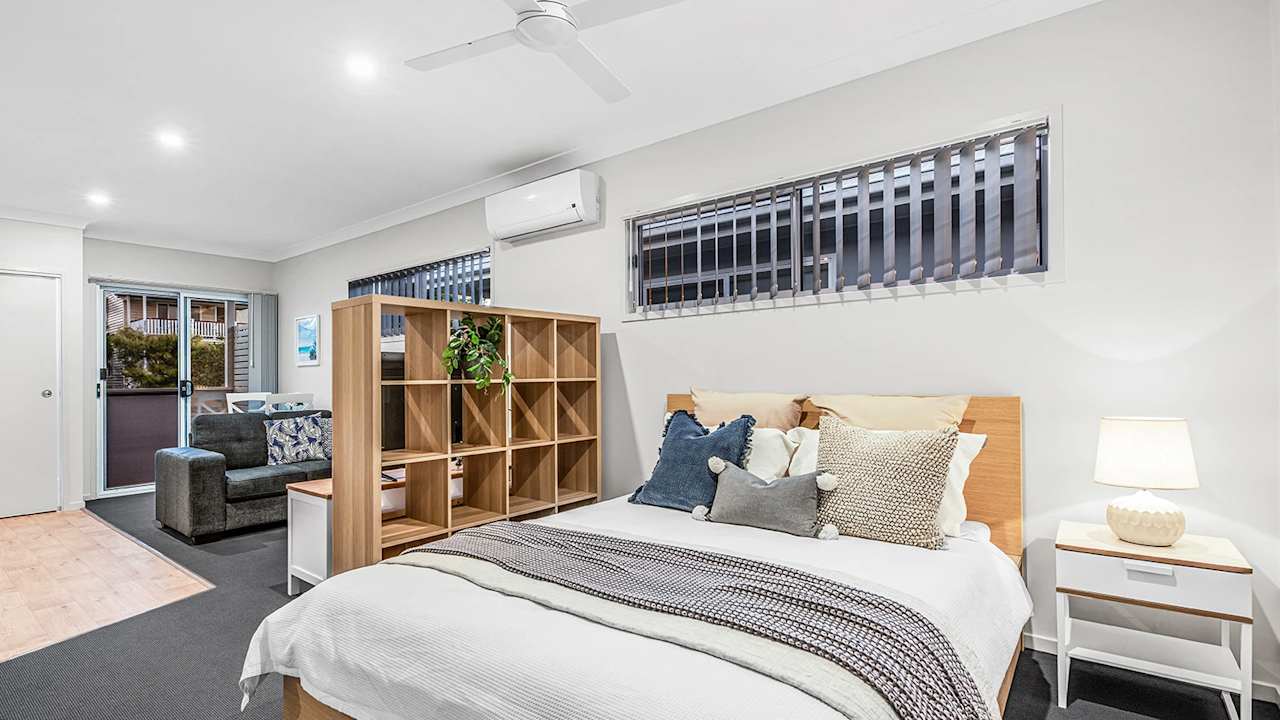 Furnished room studio flat for rent