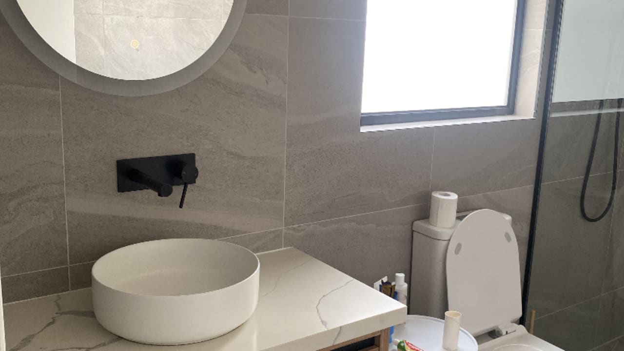 Room in a share house