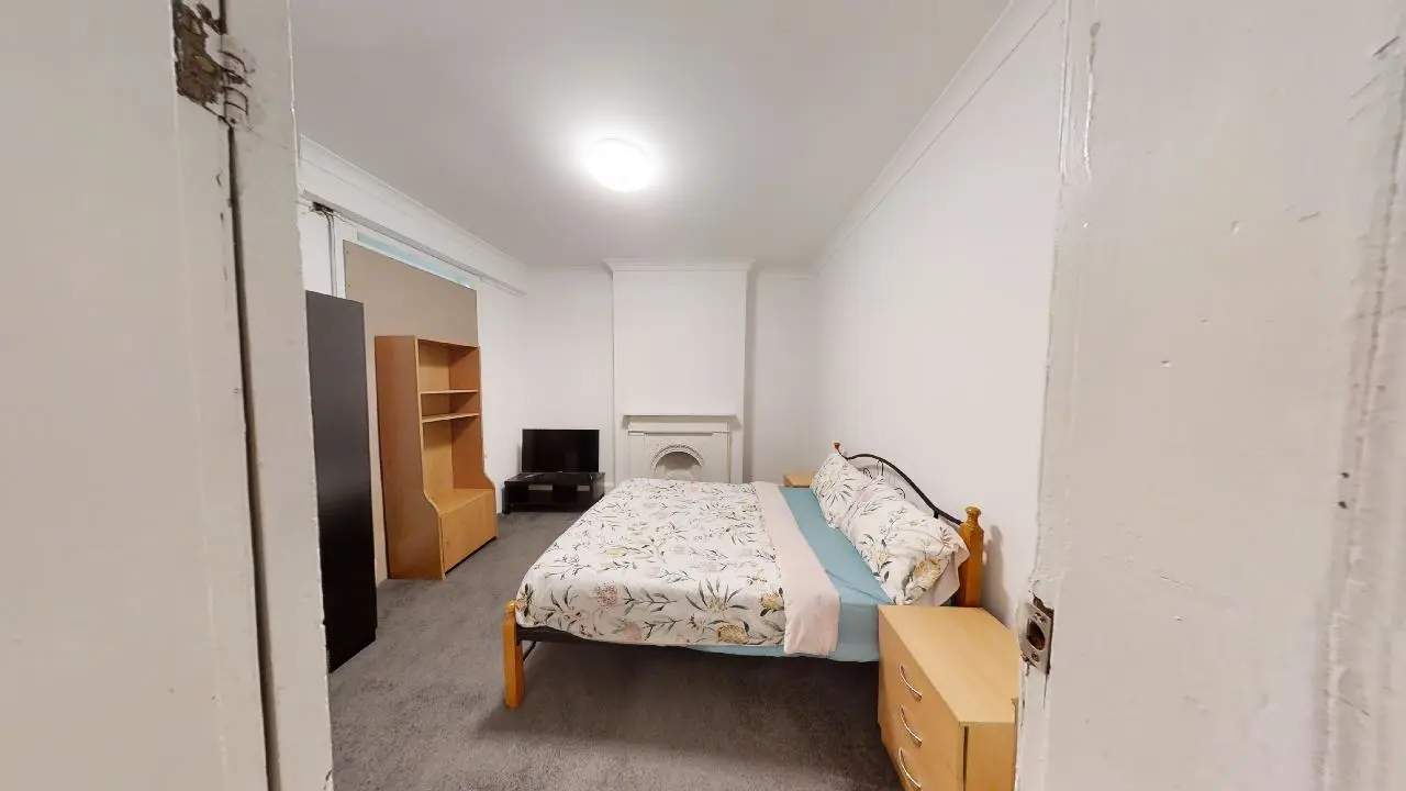 Furnished room in a share house