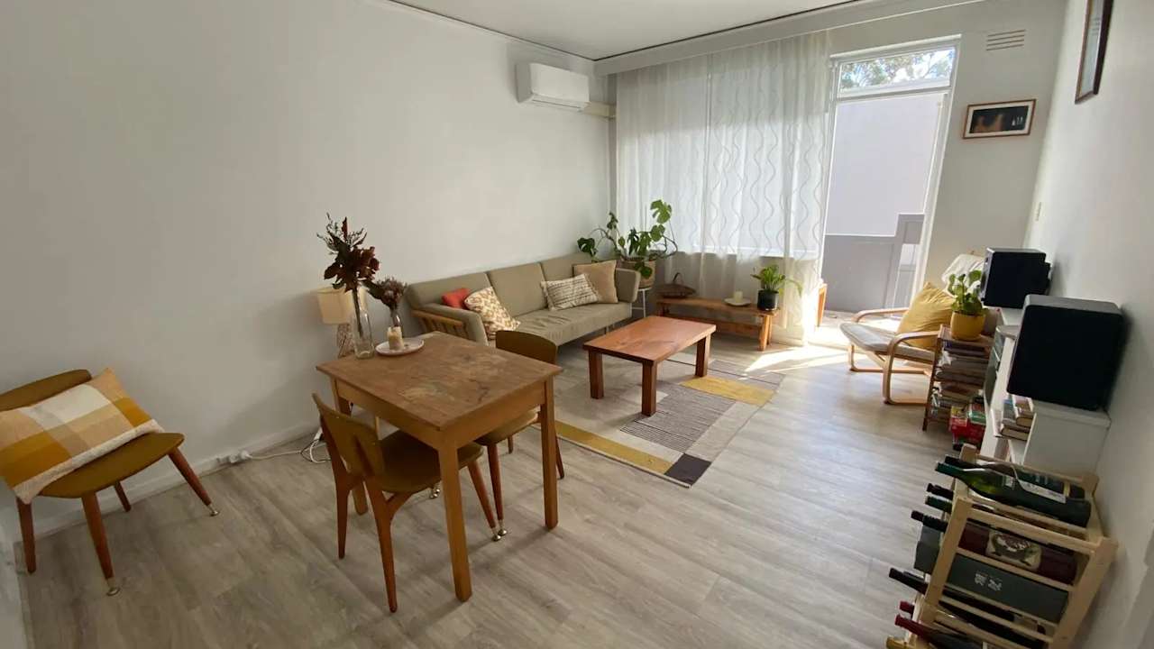 Whole property with 2 rooms for rent