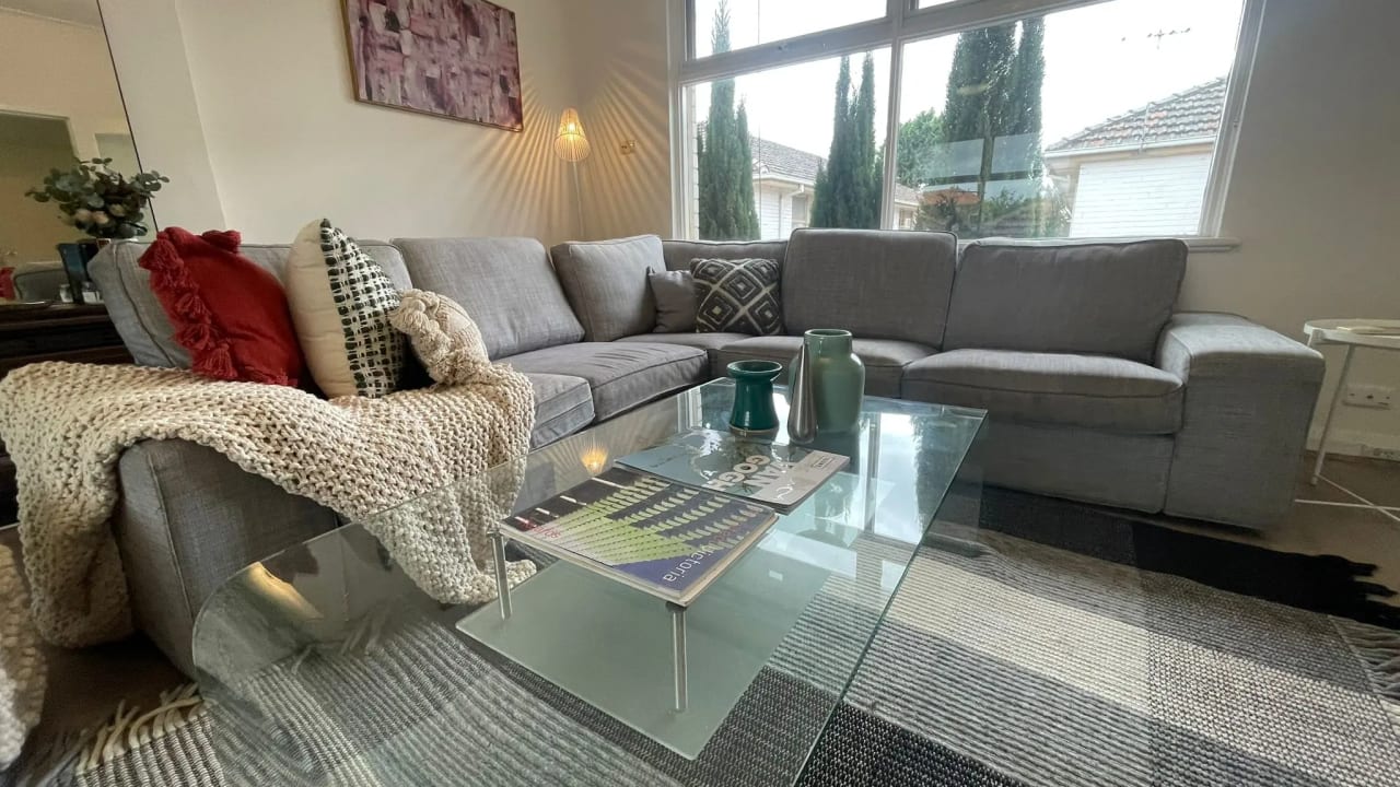 Furnished room in a flatshare
