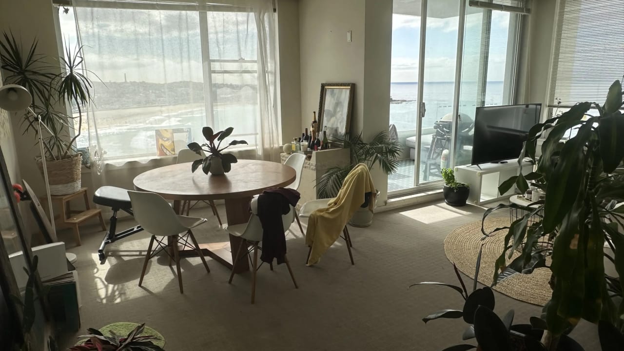 Furnished room in a flatshare