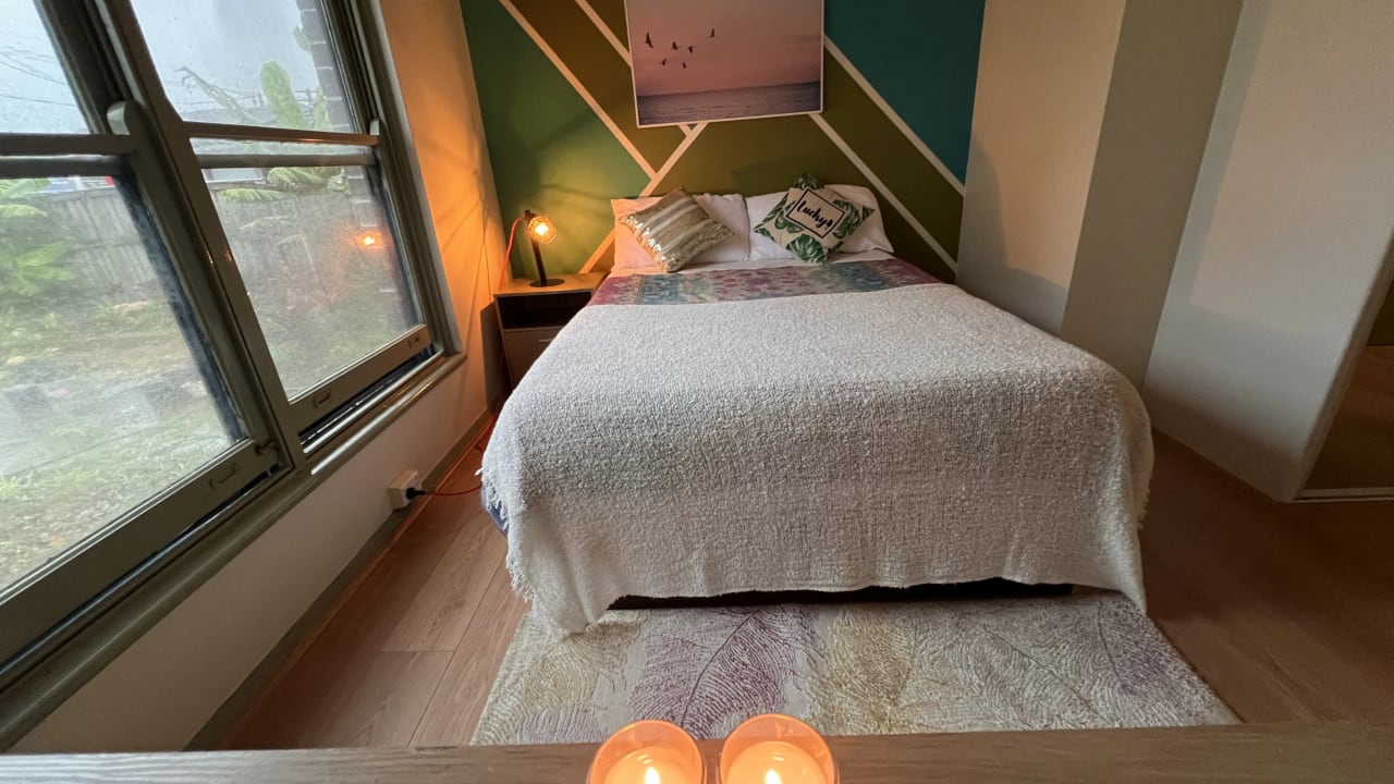 Furnished room in a share house