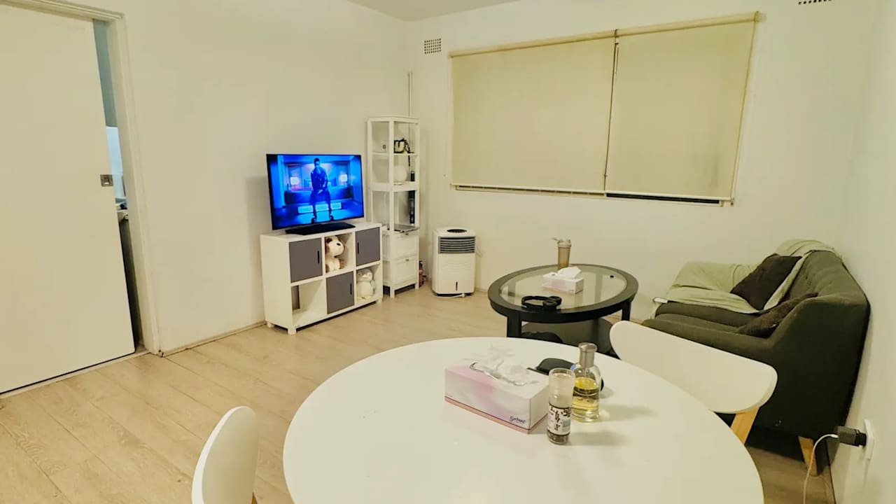 Furnished room in a flatshare