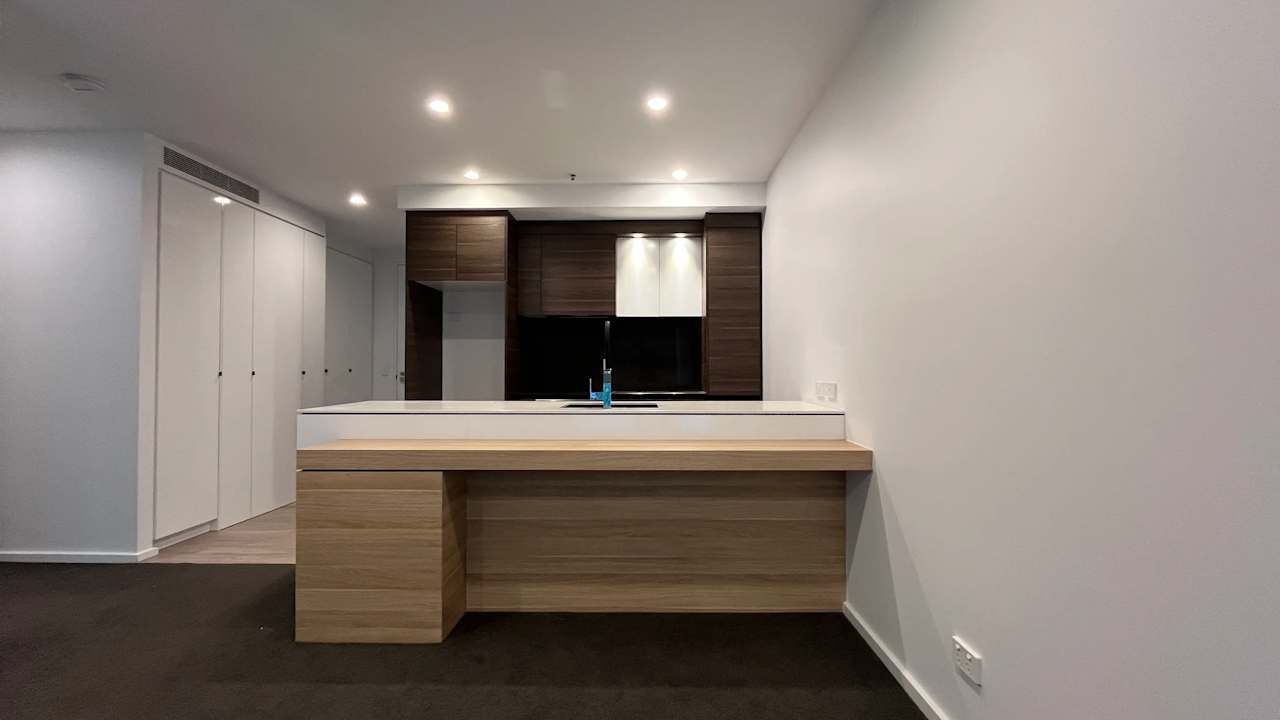 Furnished room with ensuite in a flatshare