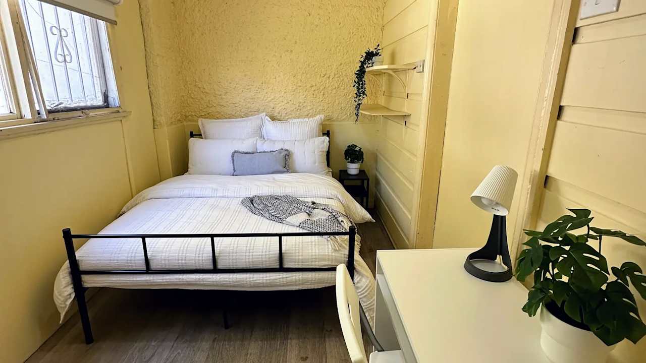 Furnished room in a flatshare