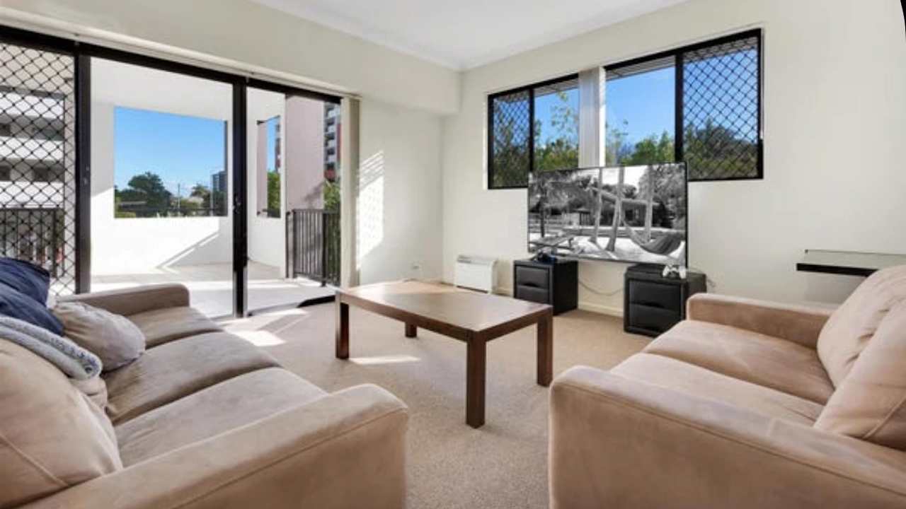 Whole property with 2 rooms for rent