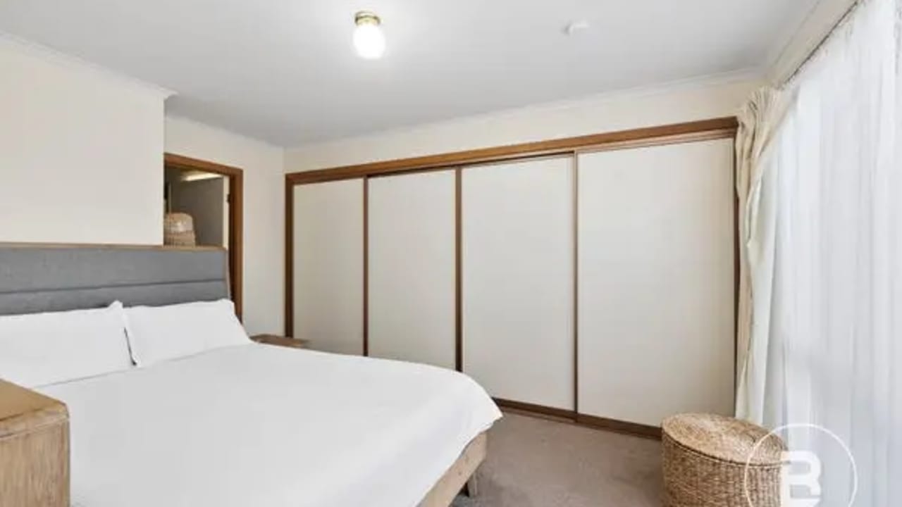 Room with ensuite in a share house