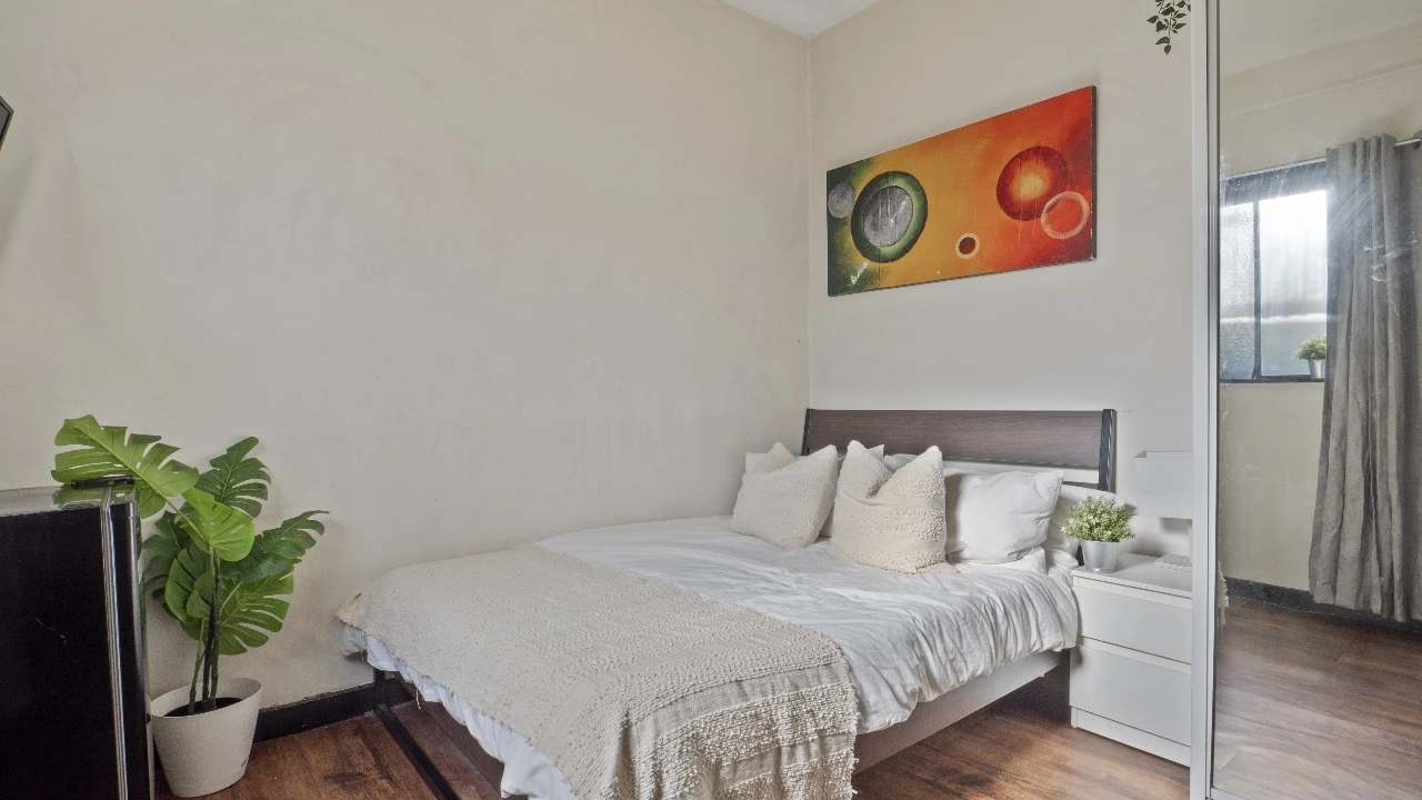 Furnished room in a share house
