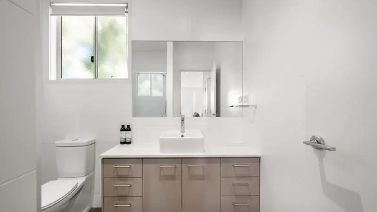 Unfurnished room with own bathroom