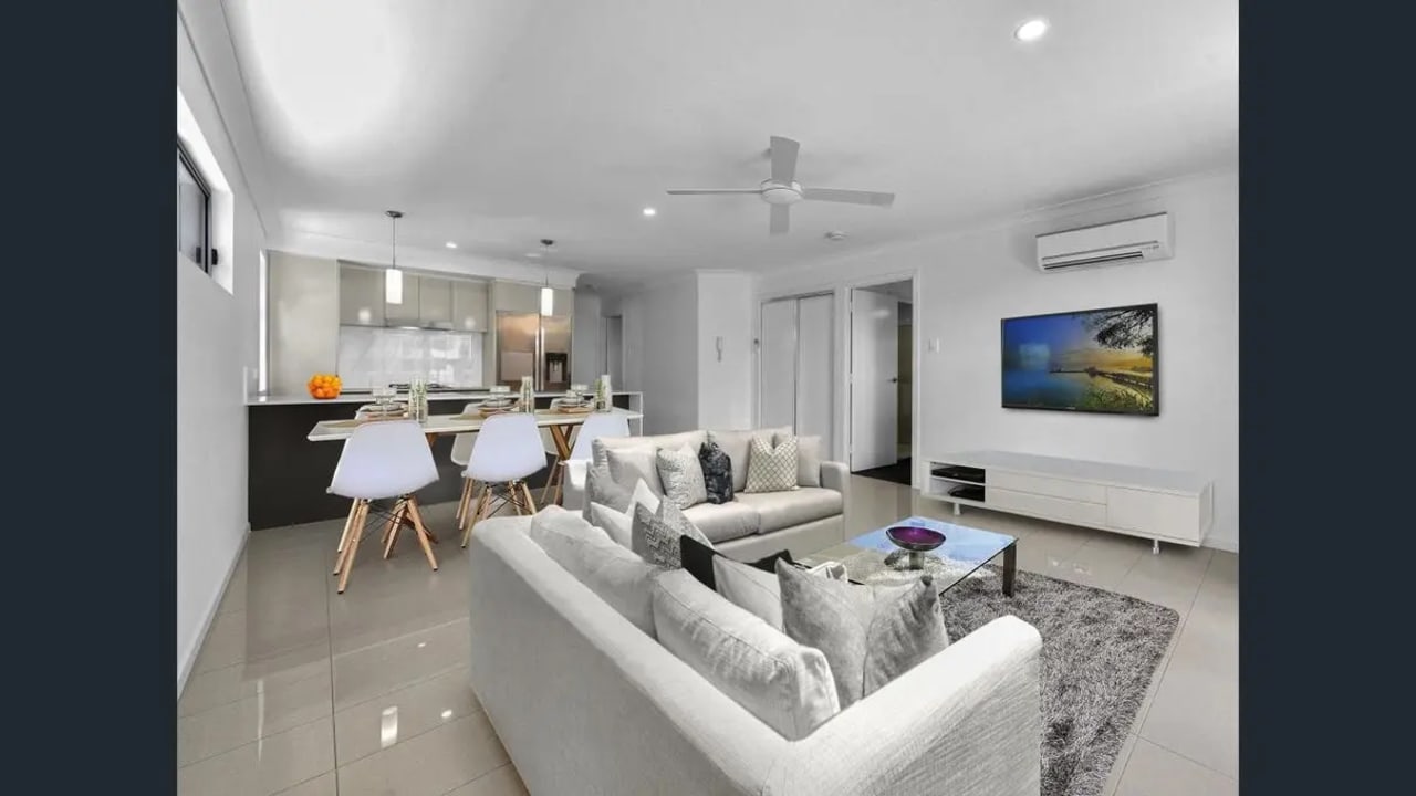 Unfurnished room with ensuite in a flatshare