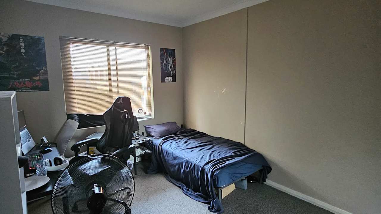 Room in a share house