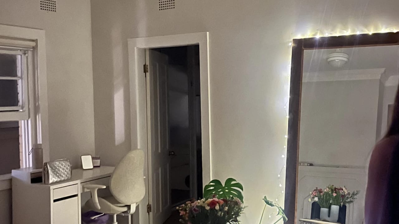 Furnished room in a flatshare