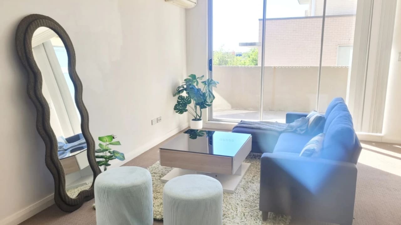 Furnished room in a flatshare