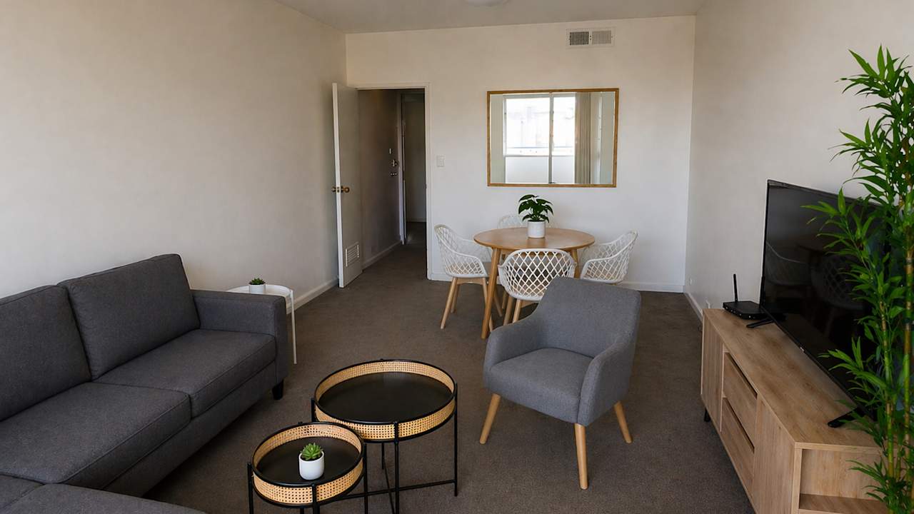 Furnished room in a flatshare