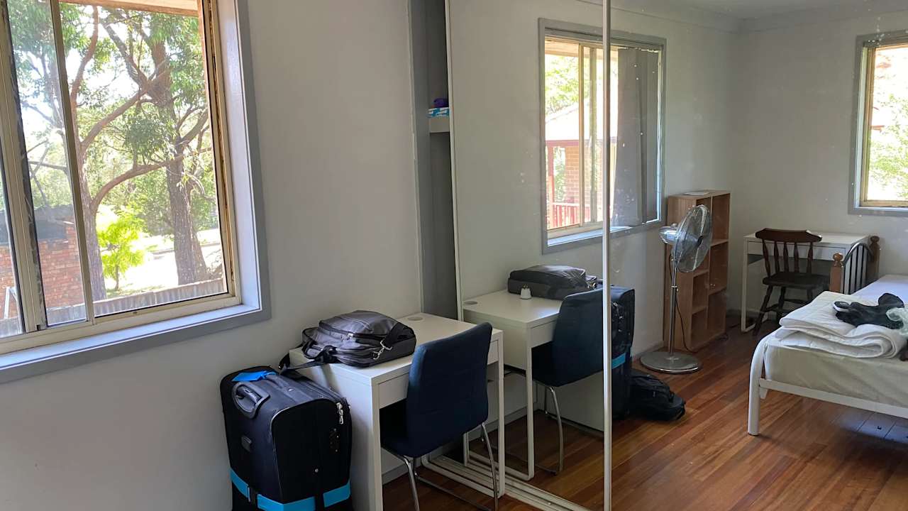 Furnished room in a share house